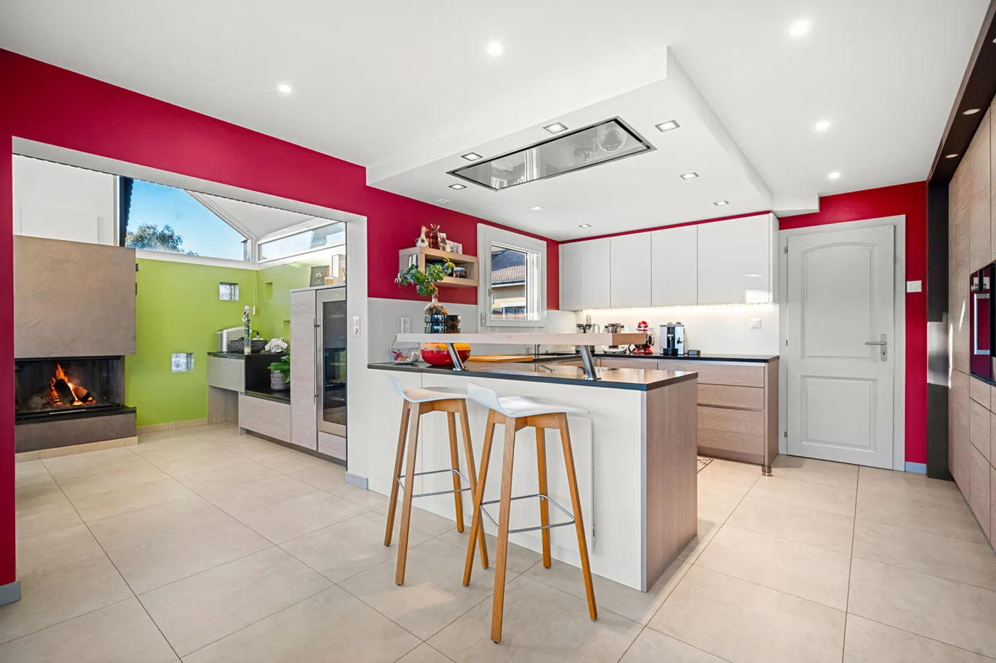 Stunning Villa with Lake Views - Photo 6 of 13