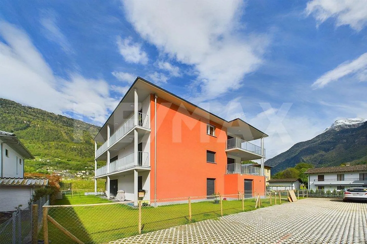 Residenza Dhevid – modernes 4½-Zimmer-Apartment mit schönem Blick auf die Berge - Foto 1 von 13