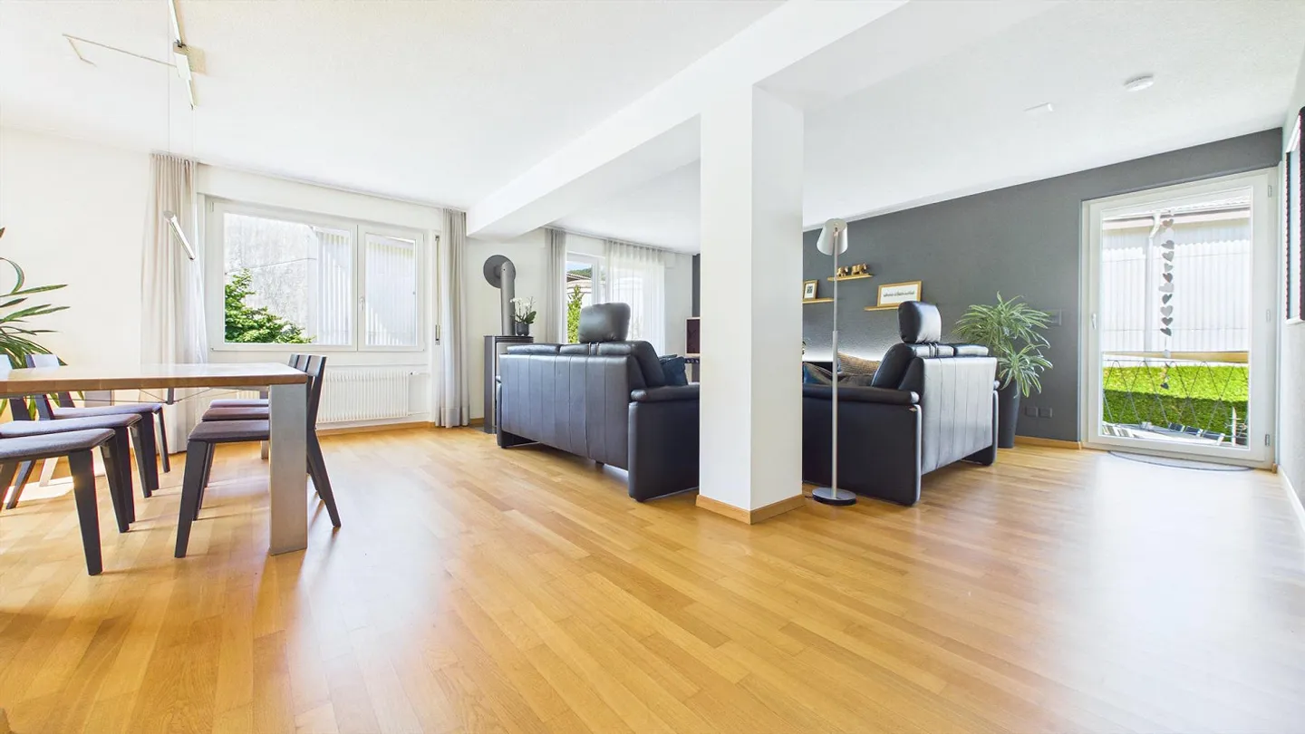 Casa su grande lotto (1112m2) e garage XXL - Foto 10 di 23