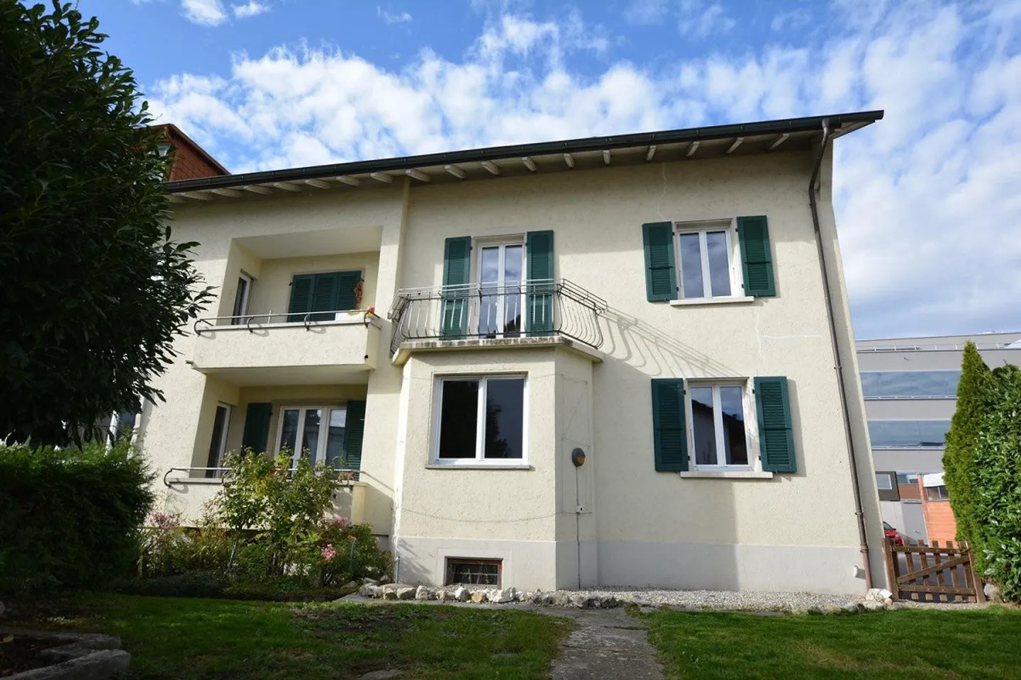 Charming 5.5-room house section in a central location in Bremgarten - Photo 1 of 8