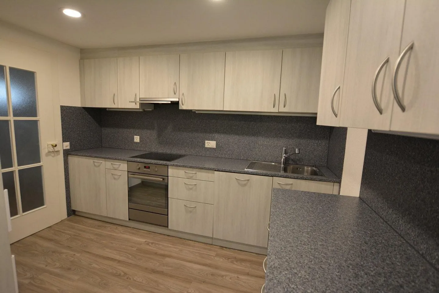 Charming 5.5-room house section in a central location in Bremgarten - Photo 3 of 8