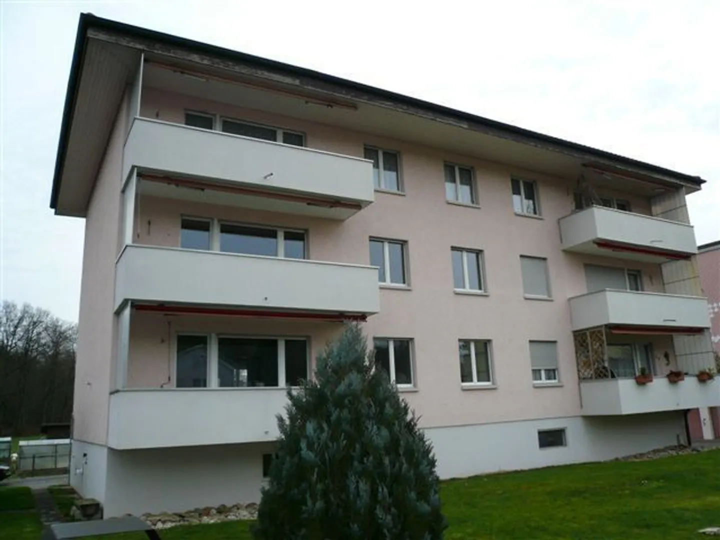 Appartamento Tranquillo e Spazioso a Riniken Cerca Nuovo Inquilino! - Foto 1 di 7
