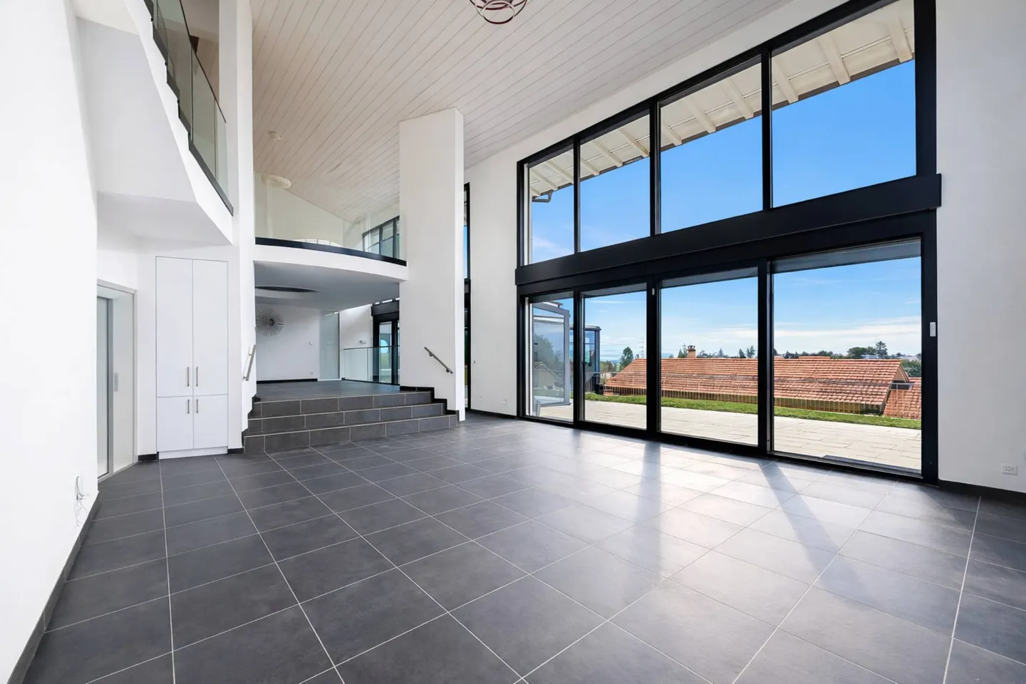 Contemporary Villa near Lausanne - Photo 3 of 13