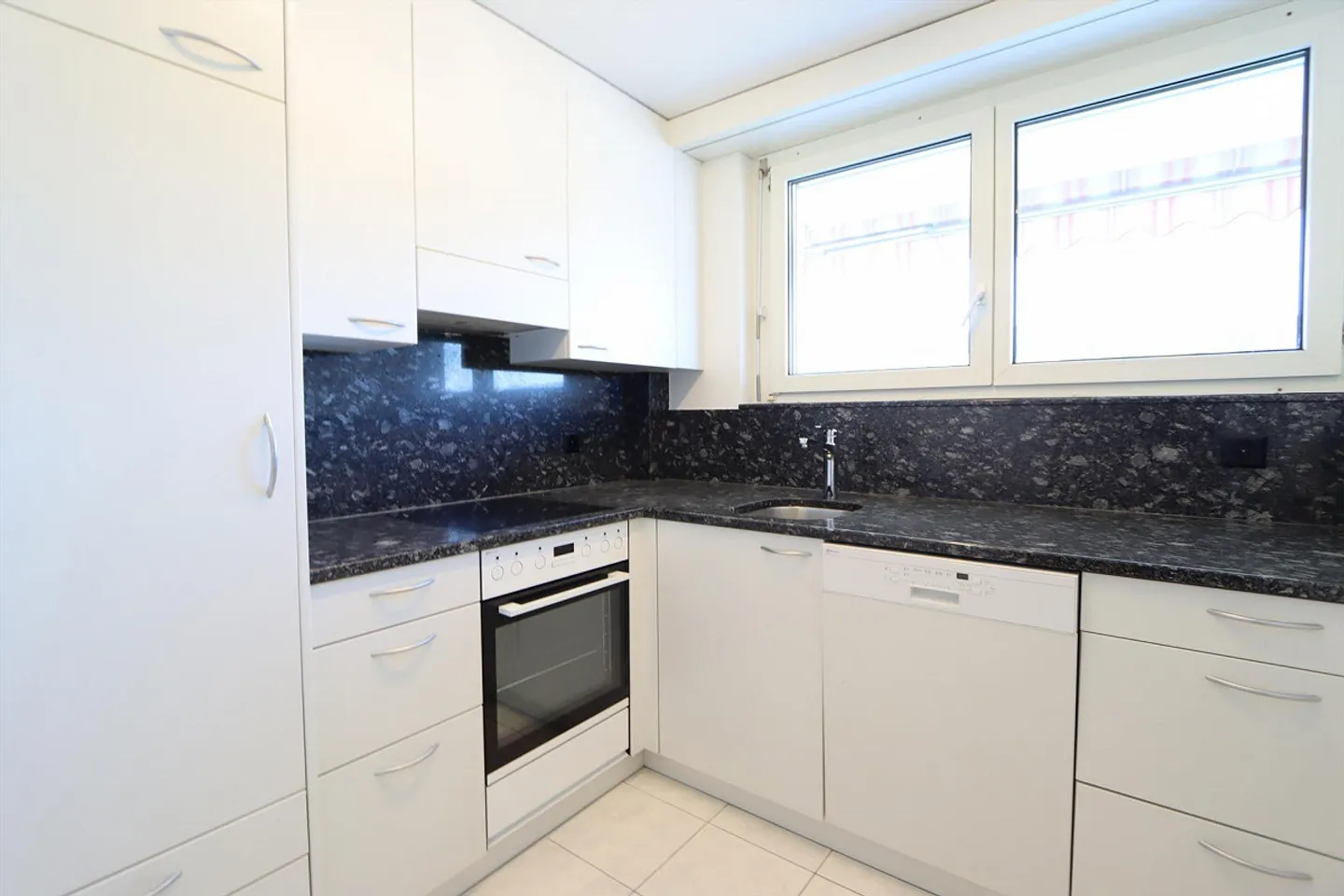 Cozy 4-room apartment in Langnau im Emmental - Photo 2 of 7