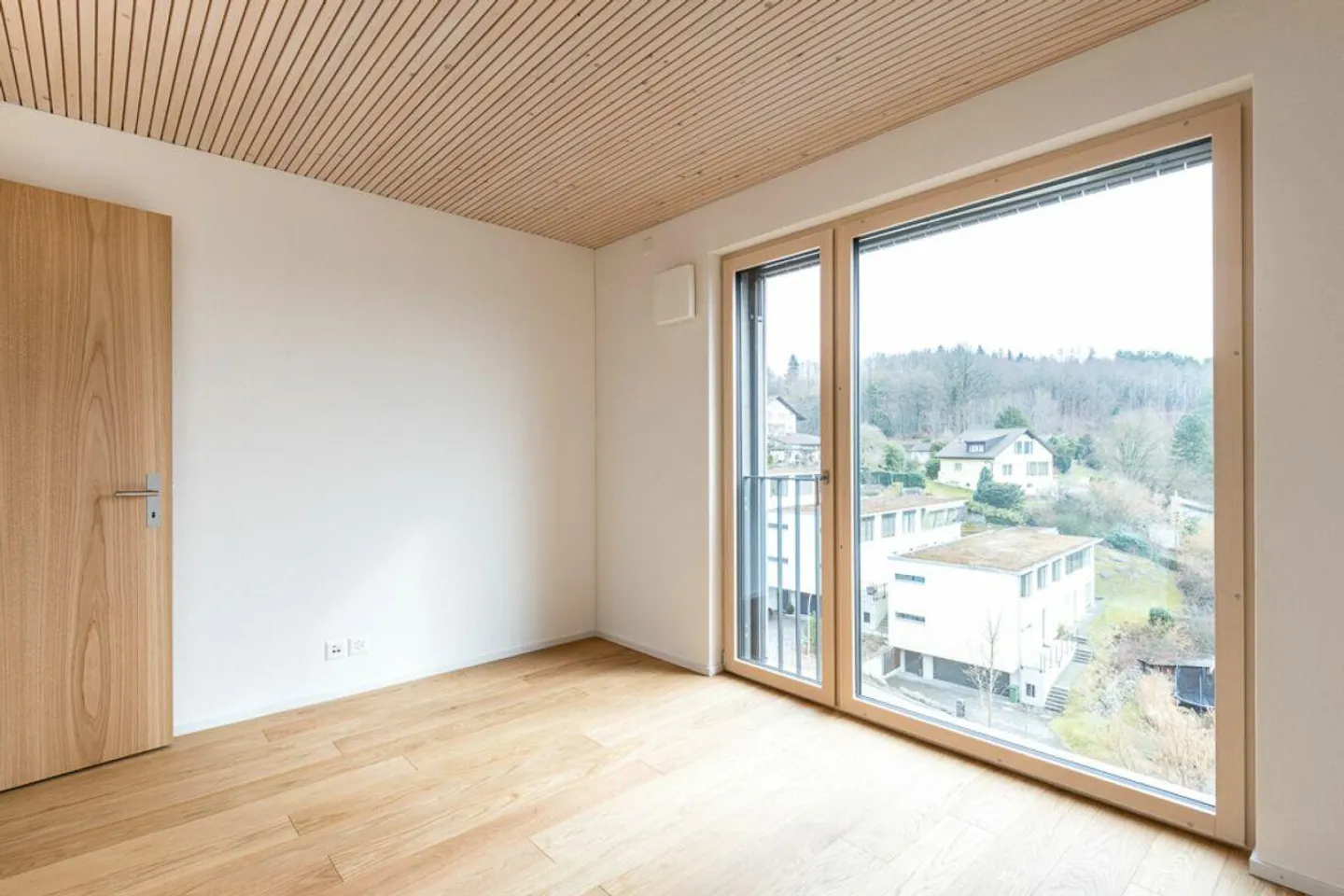 Appartement mansardé de 3.5 pièces avec vue panoramique imprenable - Photo 4 sur 10