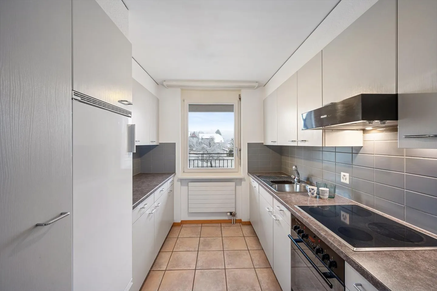 Apartment for rent - Photo 3 of 4