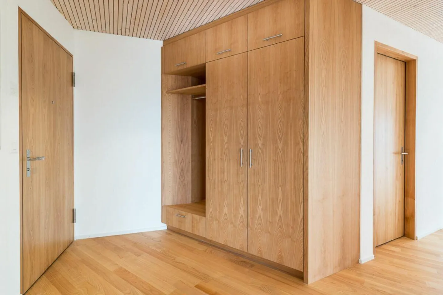 Appartement mansardé de 3.5 pièces avec vue panoramique imprenable - Photo 7 sur 10