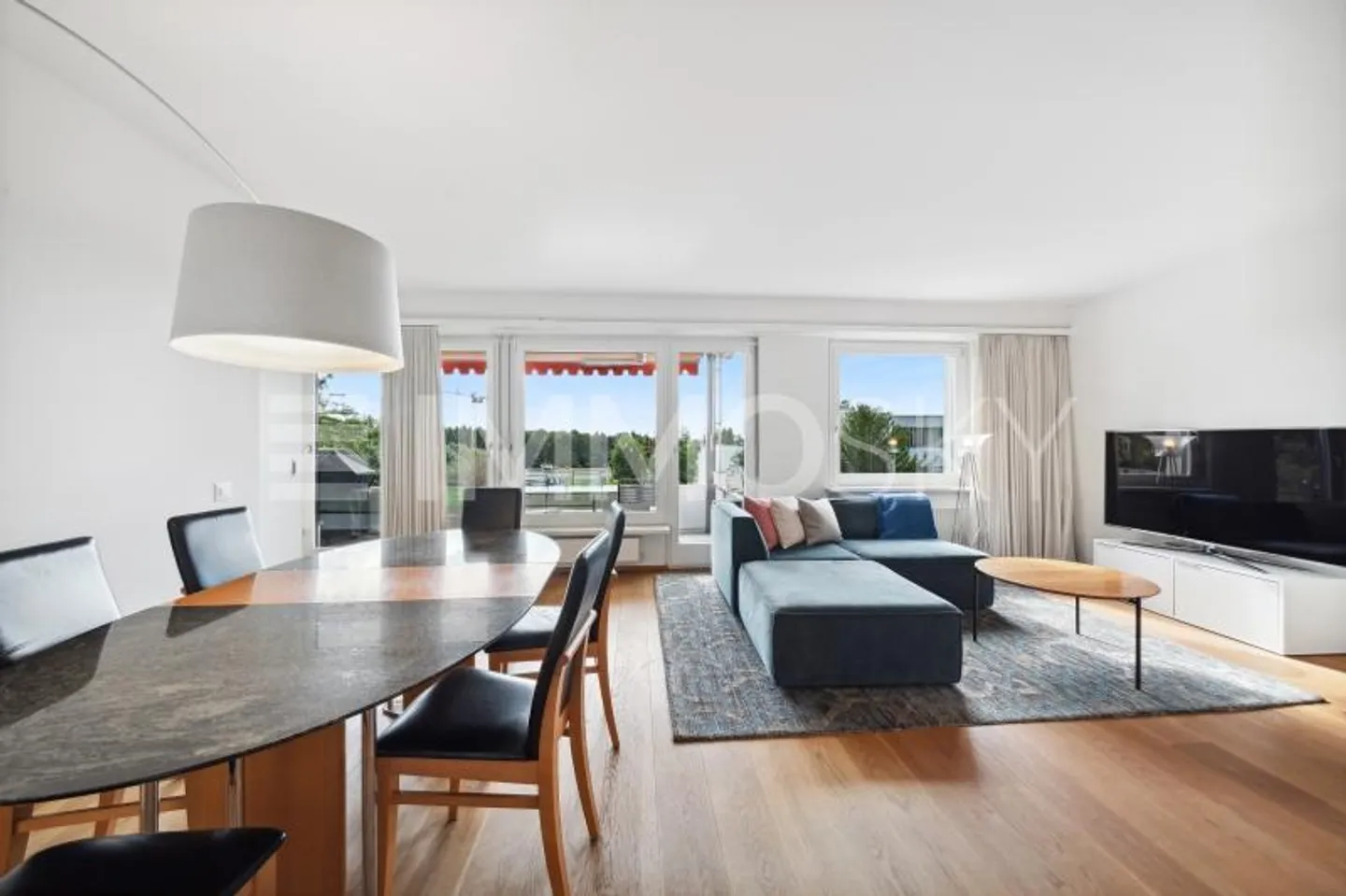 Charming Apartment with Balcony - Photo 2 of 5