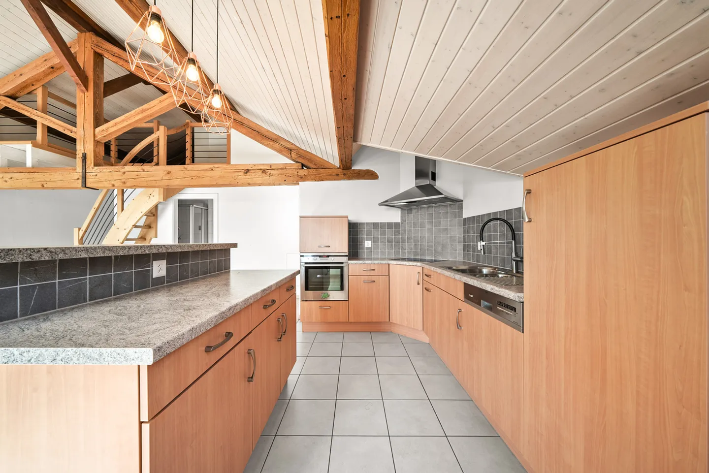 Magnifique Attique rénové au cœur de Gimel - Photo 4 sur 16