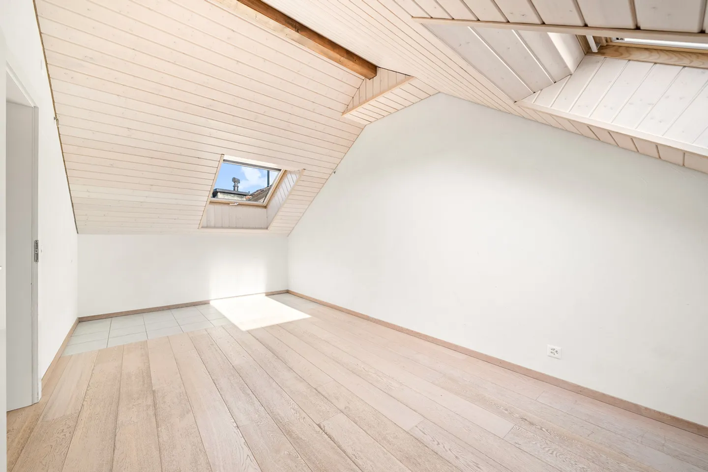 Magnifique Attique rénové au cœur de Gimel - Photo 12 sur 16