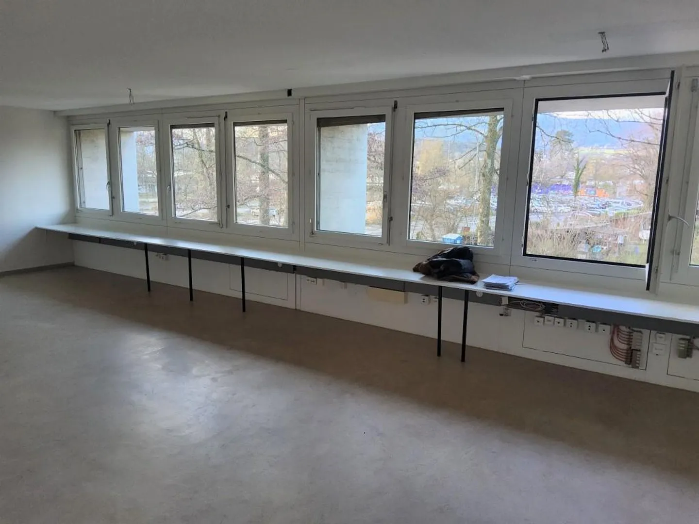 ATTRACTIVE OFFICE SPACE IN SEEBURG QUARTER - Photo 2 of 7