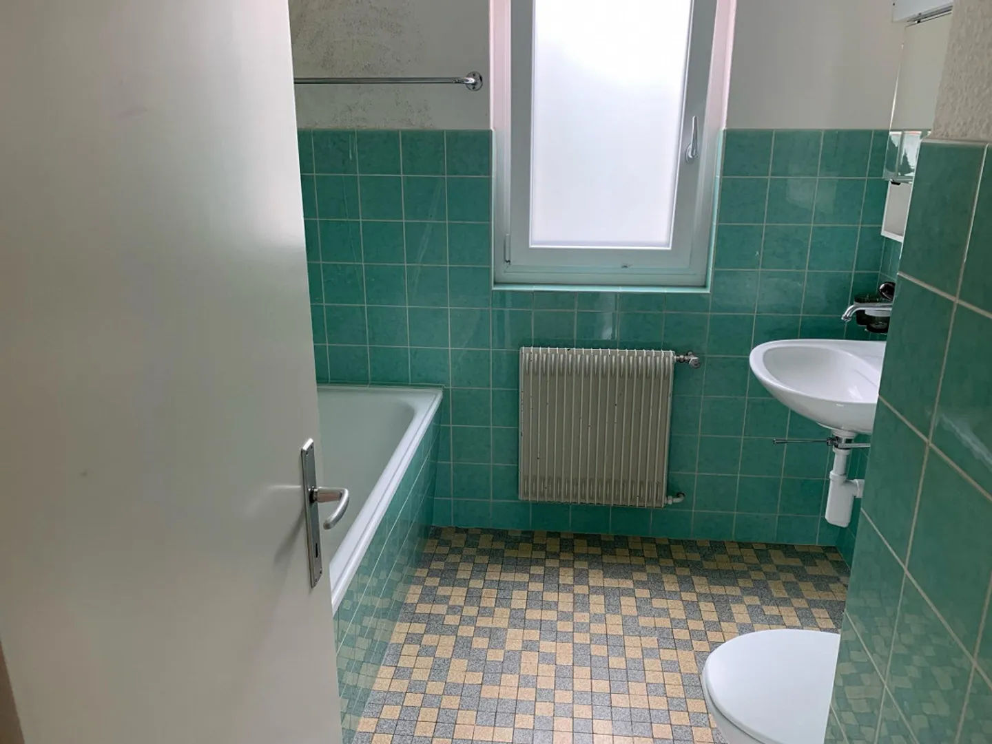 Appartement 2 pièces bien entretenu dans un quartier résidentiel calme à Rüti - Photo 5 sur 7