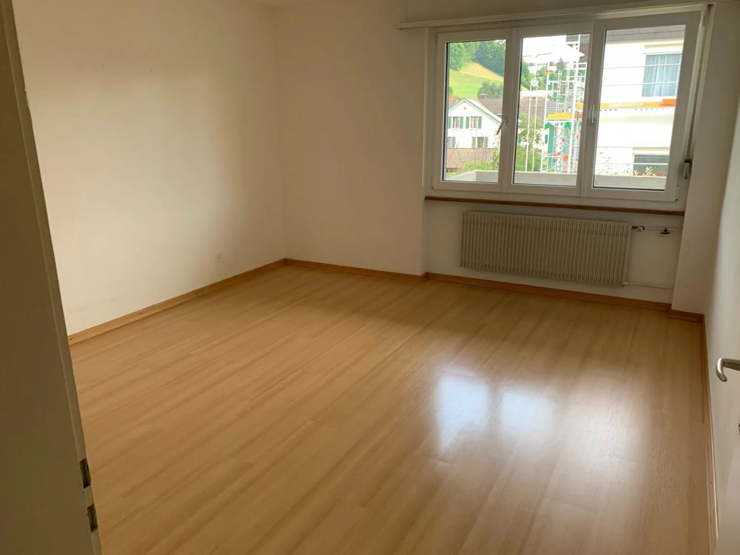 Appartement 2 pièces bien entretenu dans un quartier résidentiel calme à Rüti - Photo 4 sur 7