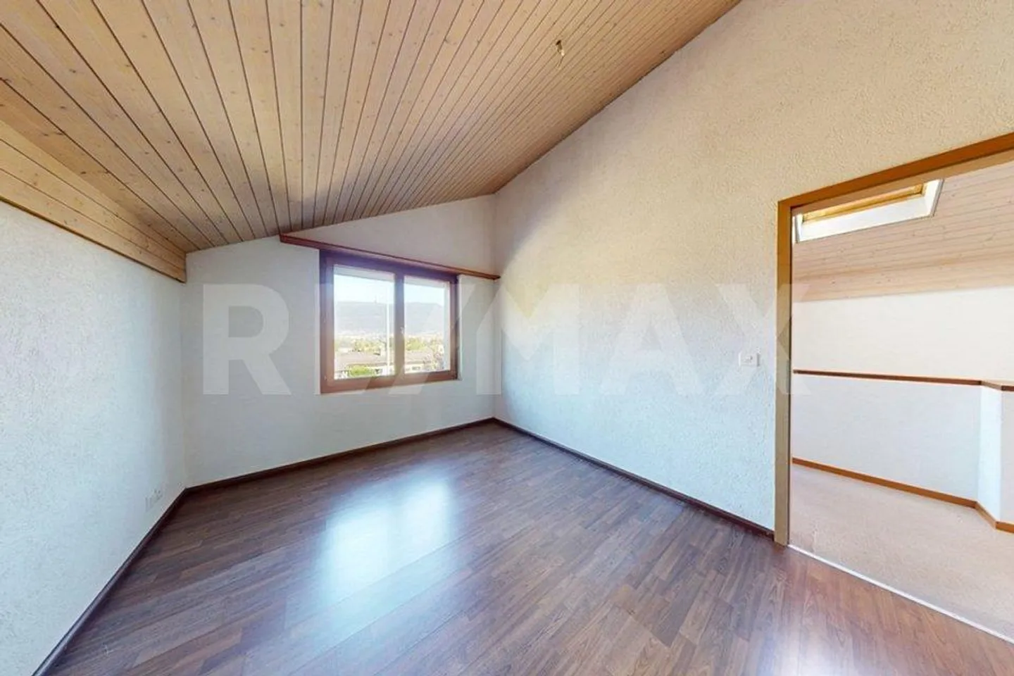 Maison de ville d'angle de 4,5 pièces - Photo 11 sur 13