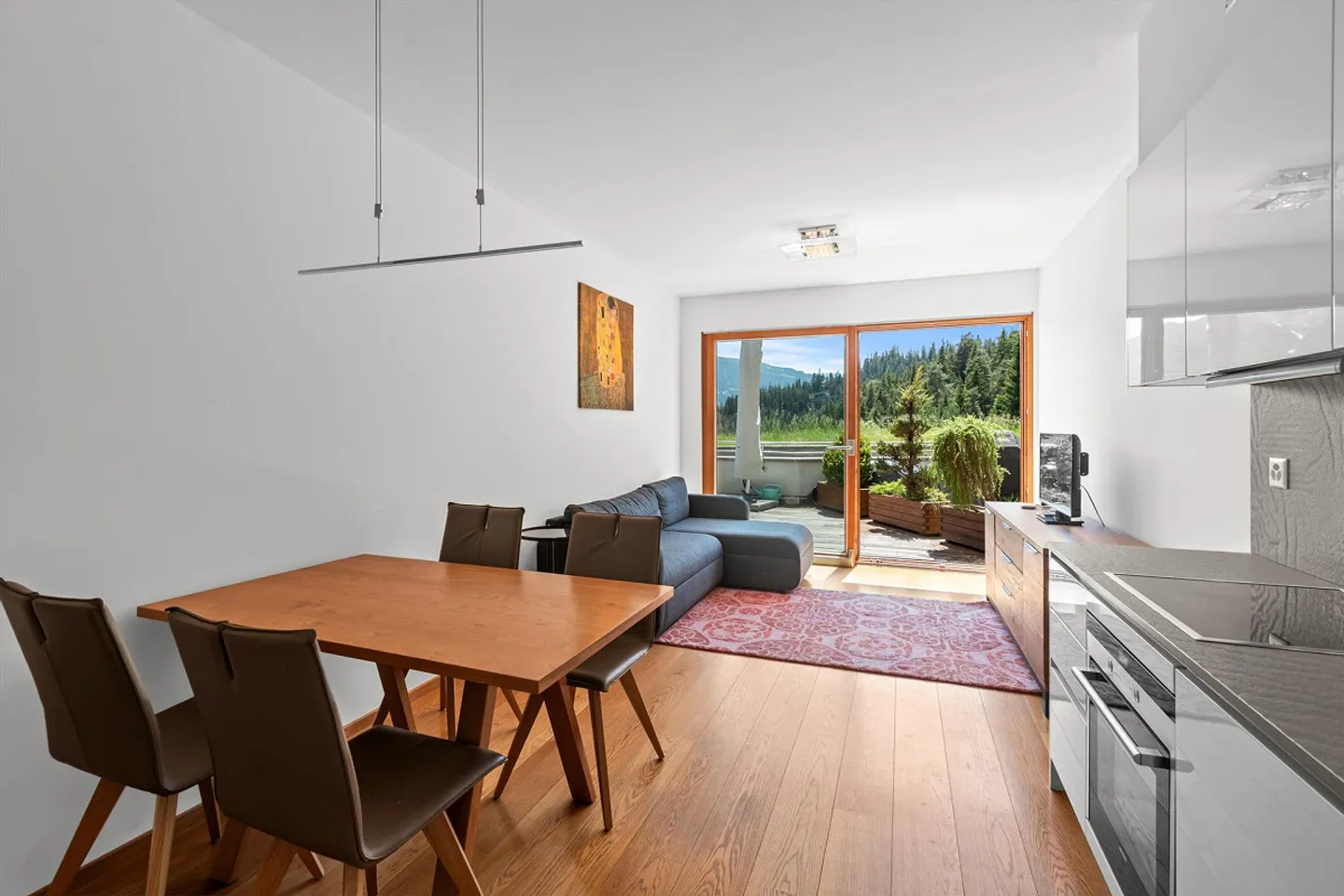 Charmante 3.5-Zimmer-Terrassenwohnung mit Ski-In/Ski-Out in Laax - Foto 2 von 12