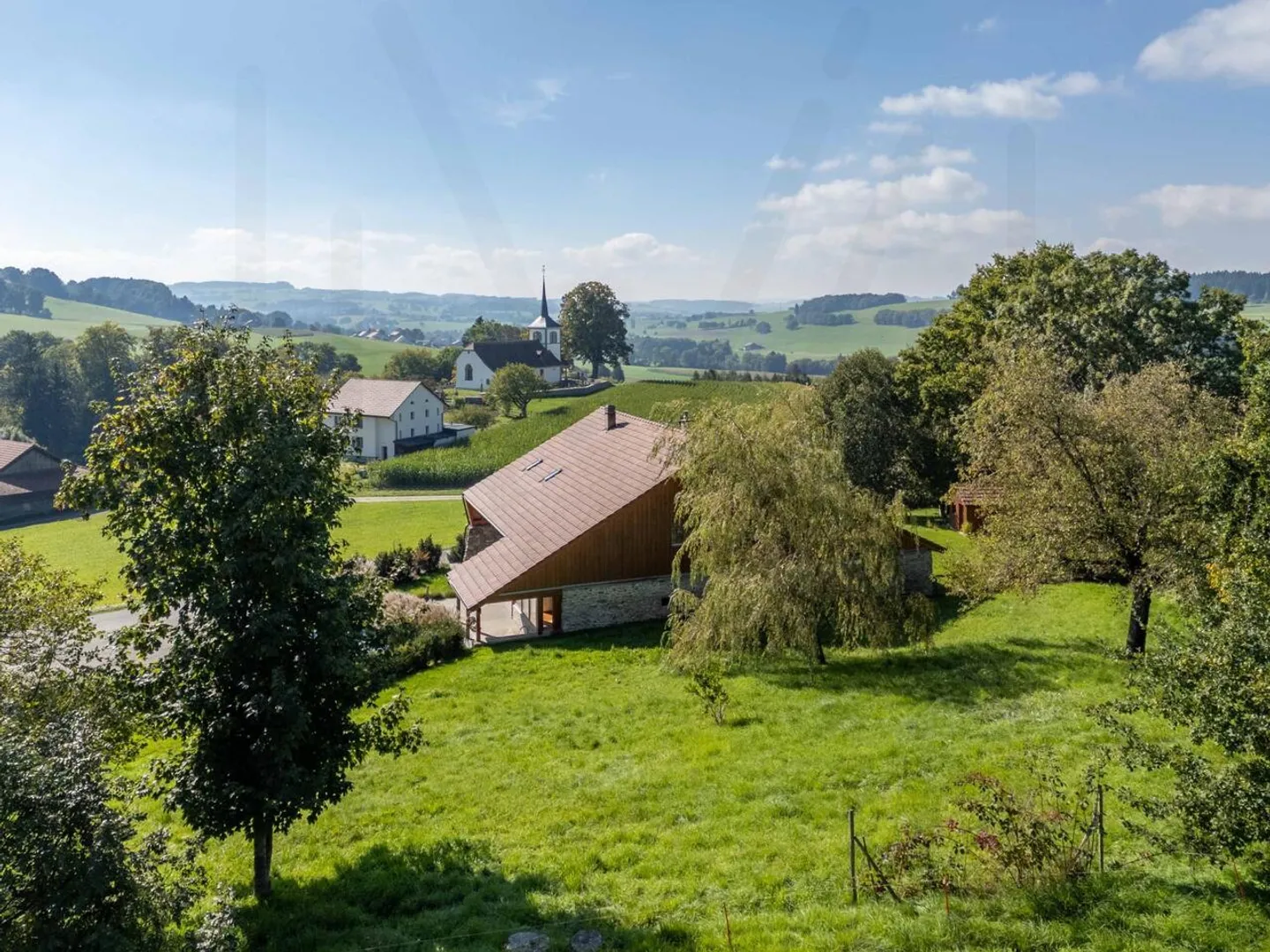 Ferme exceptionnelle de caractère entièrement rénovée au cœur de la campagne fribourgeoise - Photo 6 sur 21
