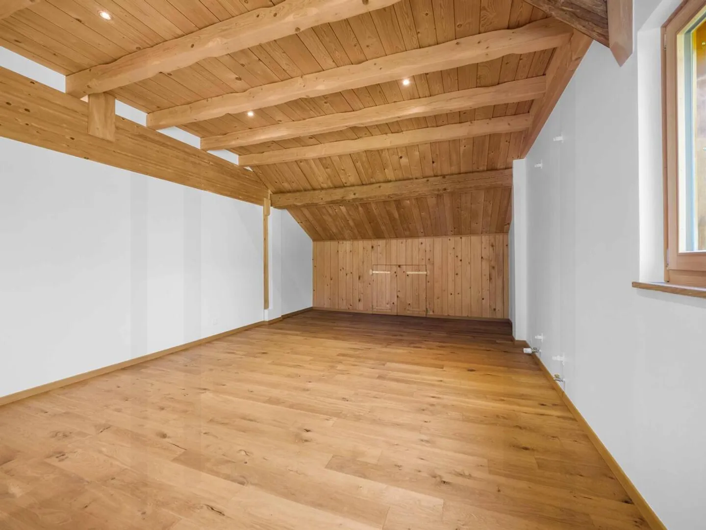 Ferme exceptionnelle de caractère entièrement rénovée au cœur de la campagne fribourgeoise - Photo 19 sur 21