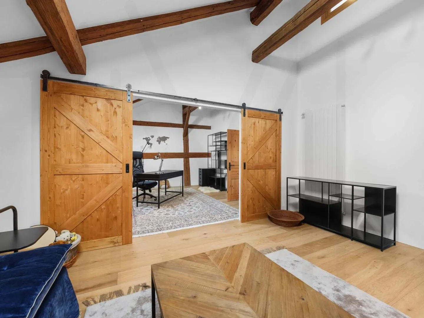 Ferme exceptionnelle de caractère entièrement rénovée au cœur de la campagne fribourgeoise - Photo 21 sur 21