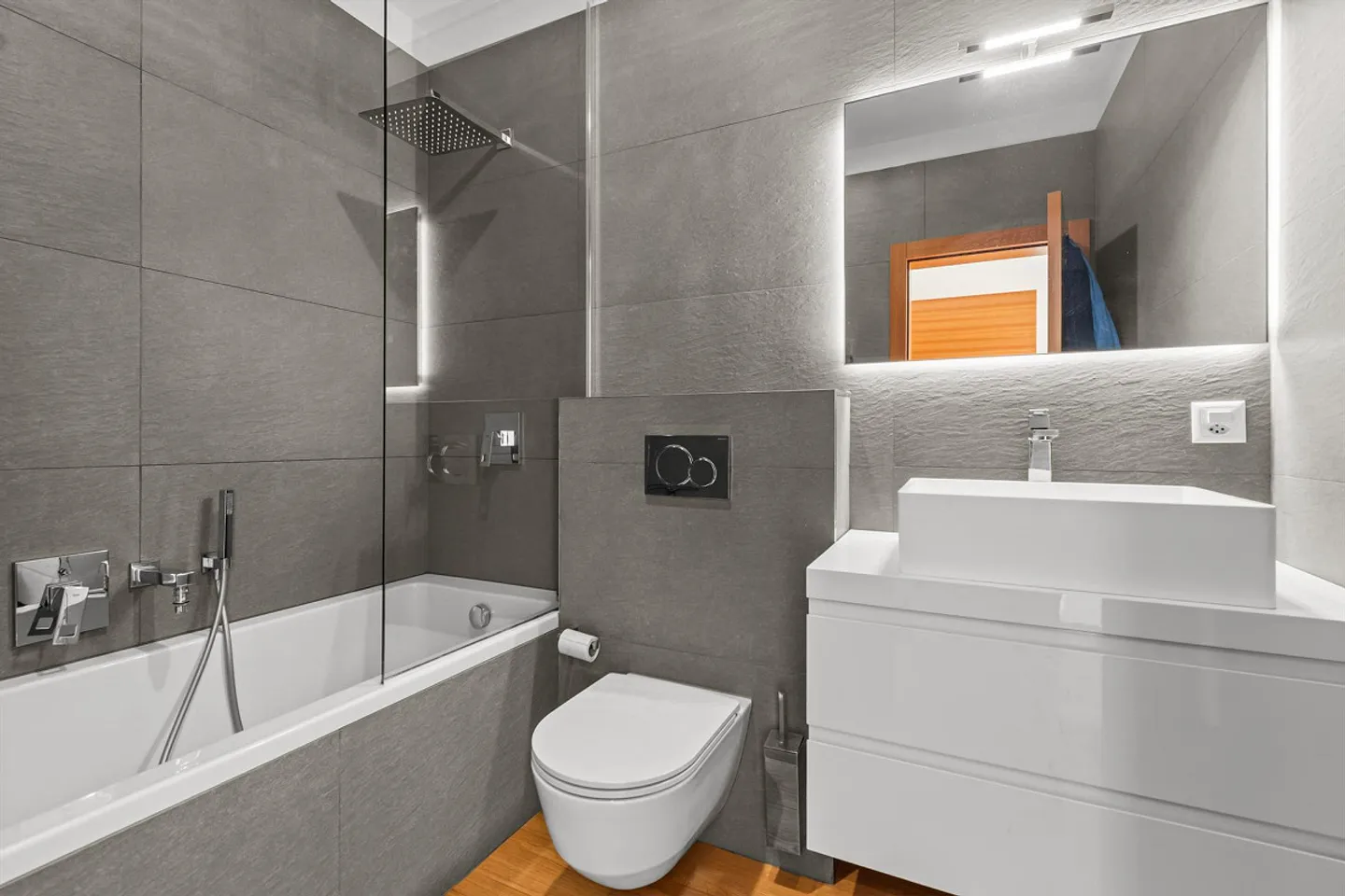 Charmante 3.5-Zimmer-Terrassenwohnung mit Ski-In/Ski-Out in Laax - Foto 6 von 12