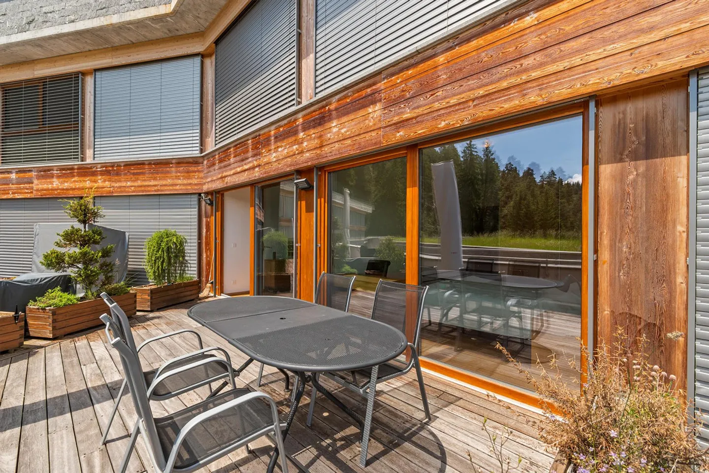 Charmante 3.5-Zimmer-Terrassenwohnung mit Ski-In/Ski-Out in Laax - Foto 9 von 12