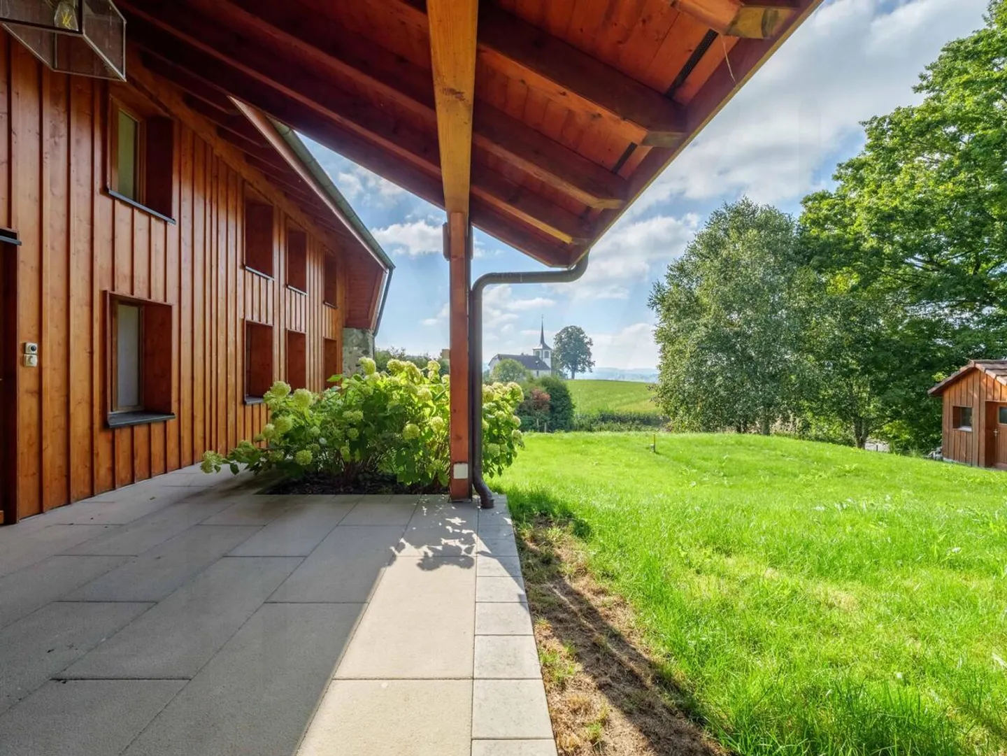 Ferme exceptionnelle de caractère entièrement rénovée au cœur de la campagne fribourgeoise - Photo 17 sur 21