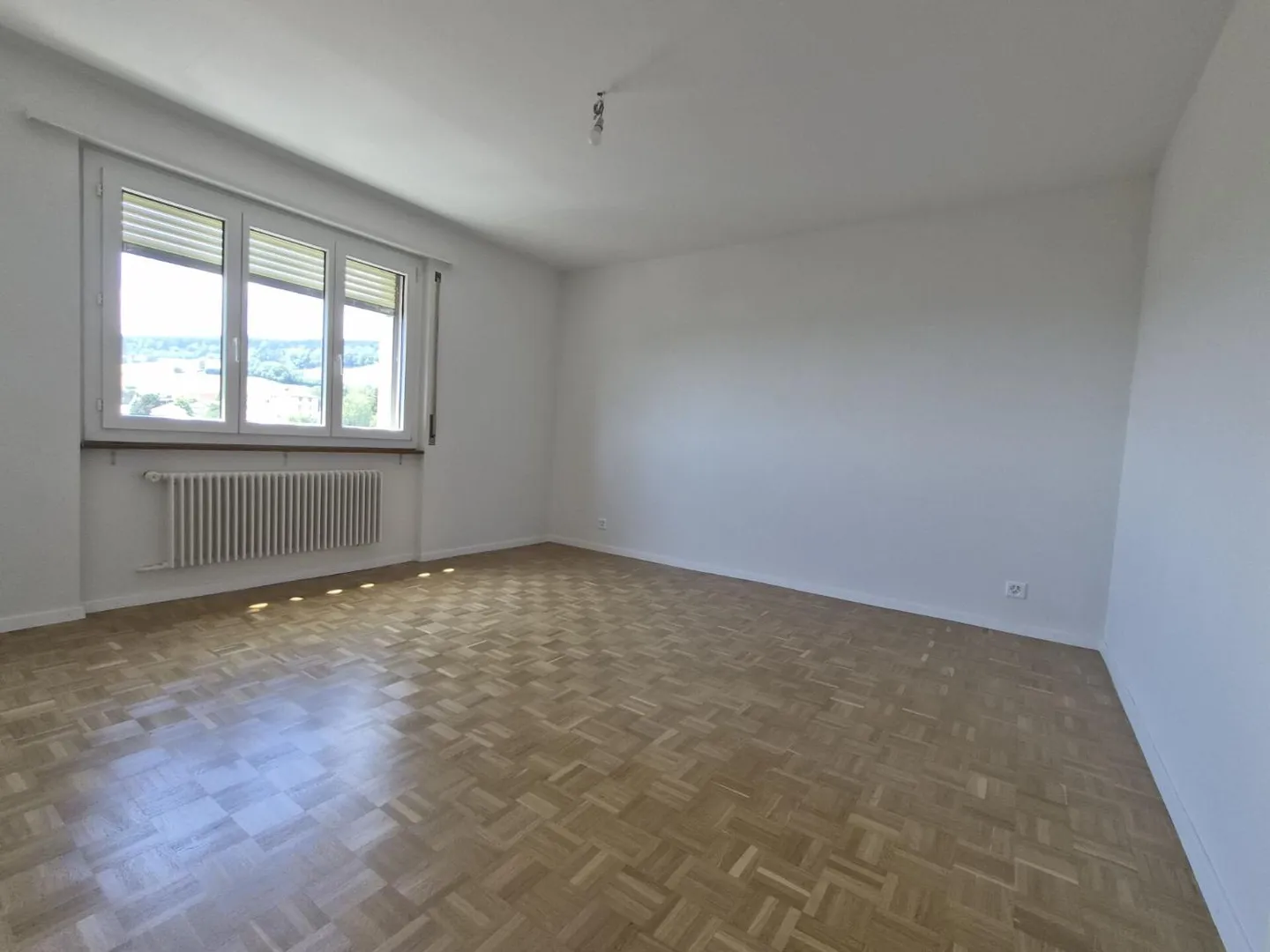Disponible immédiatement ! Appartement rénové de 4 pièces ! 1 mois de loyer net gratuit ! - Photo 5 sur 9