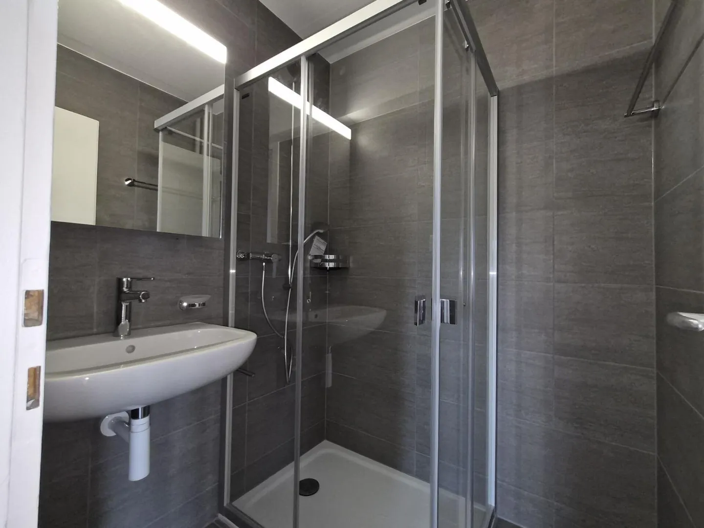 Disponible immédiatement ! Appartement rénové de 4 pièces ! 1 mois de loyer net gratuit ! - Photo 6 sur 9