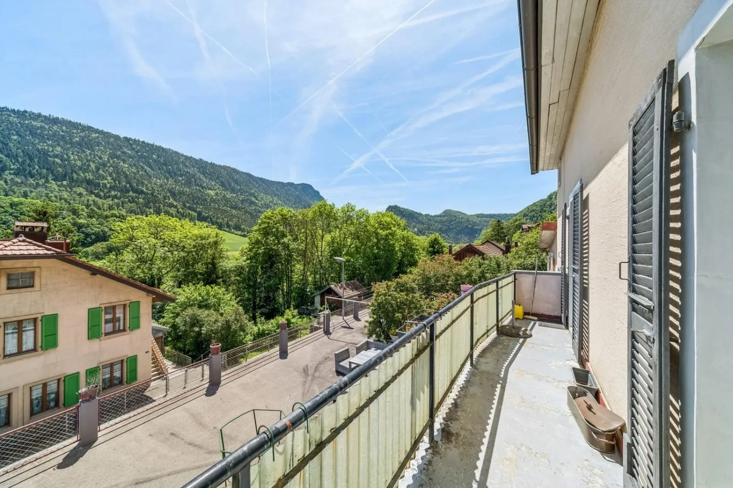 Multipurpose House - 2 Apartments, Studio, Workshop and Large Rooms - Photo 3 of 13