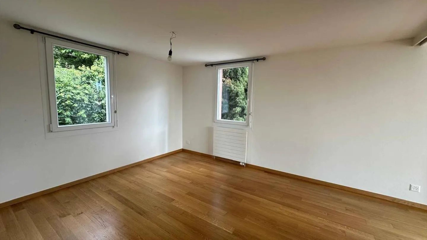 Schönes Einfamilienhaus mit 7,5 Zimmern in einer ruhigen und grünen Umgebung in Bussigny - Foto 6 von 13
