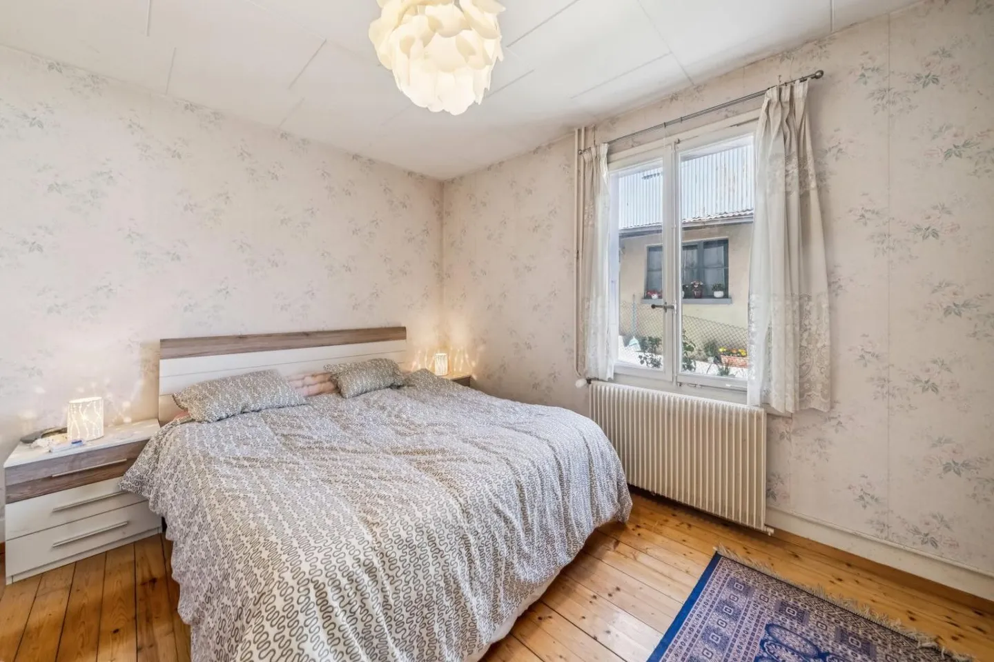 Multipurpose House - 2 Apartments, Studio, Workshop and Large Rooms - Photo 10 of 13