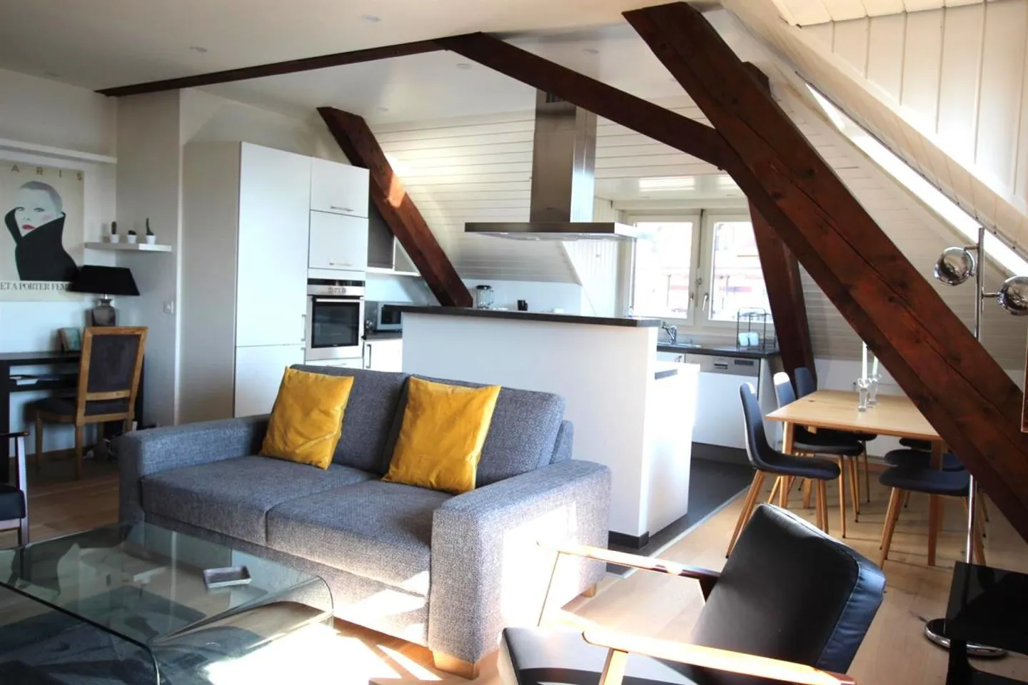 Attique Charmant avec Vue sur Genève - Photo 1 sur 9