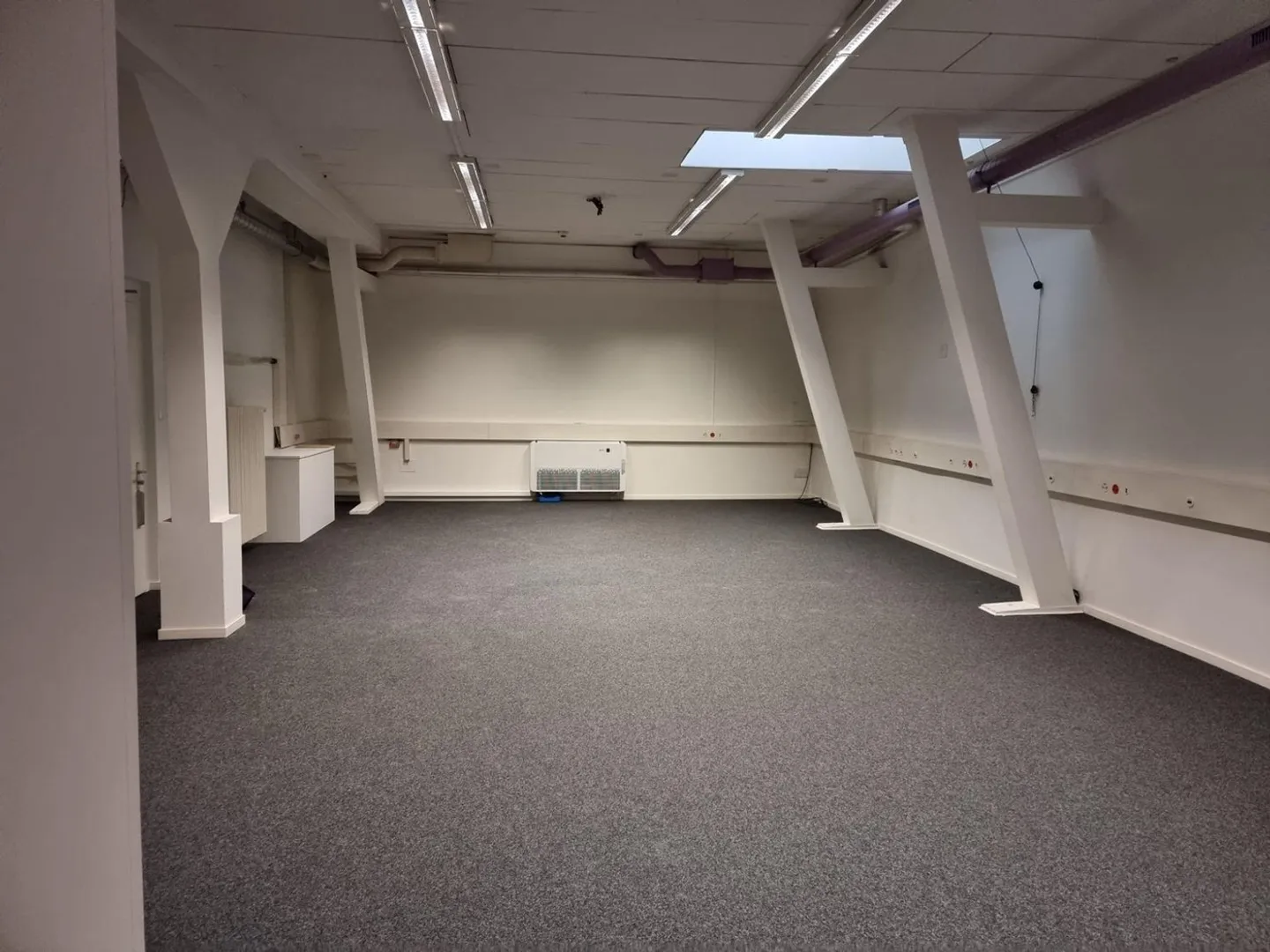 Room of approx. 78 m2 for rent in Neuchâtel - Photo 3 of 10