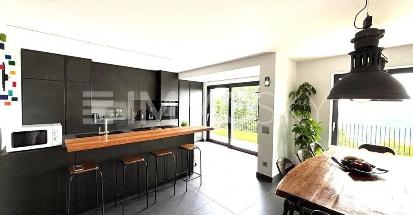 Modern Elegance, Total Privacy - Photo 3 of 4