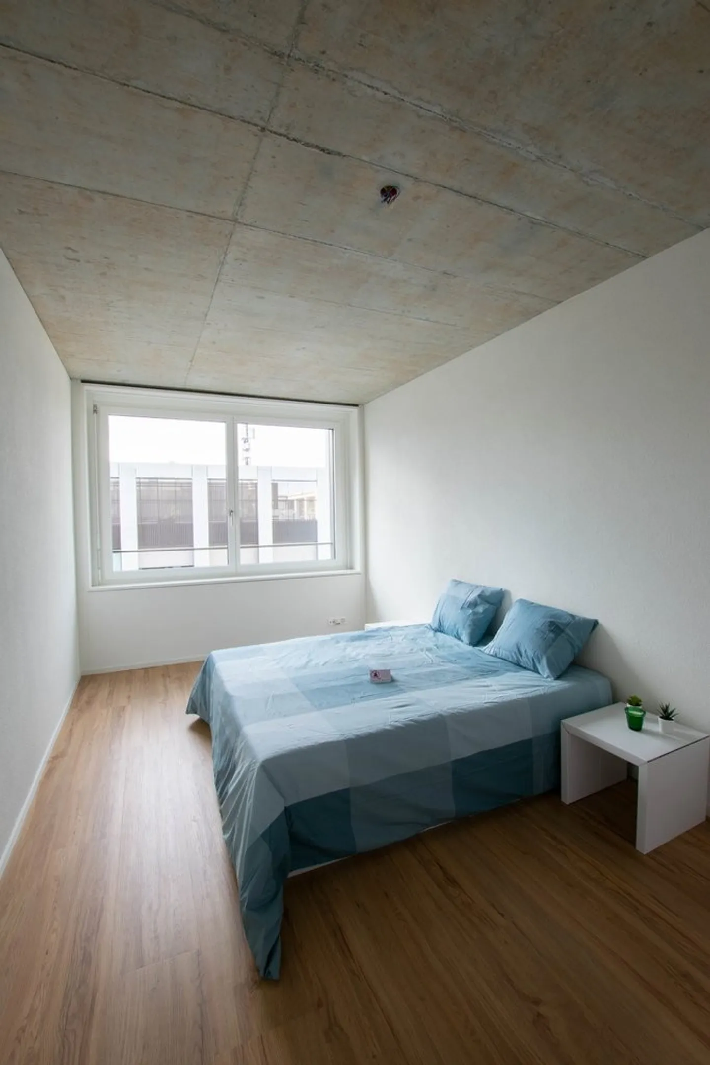 Appartement moderne avec terrasse - Photo 2 sur 7