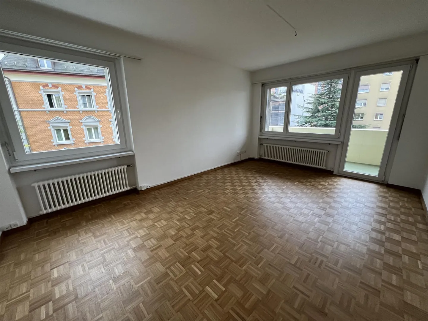 Appartement 1 pièce attrayant avec balcon à Zurich-Seebach - Photo 2 sur 9
