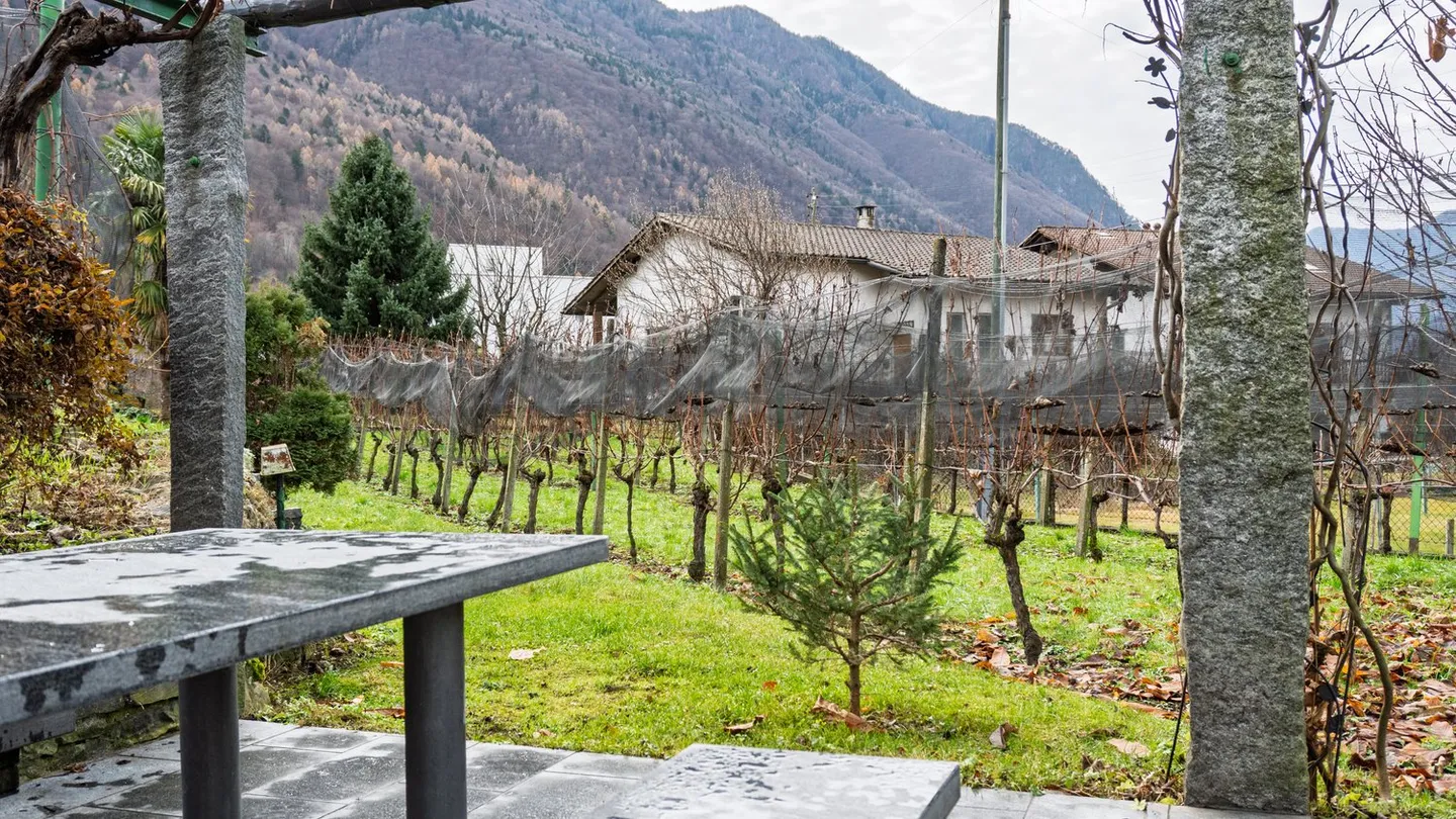 Villa con terreno proprio e diritti edificatori R2 - Foto 14 di 37