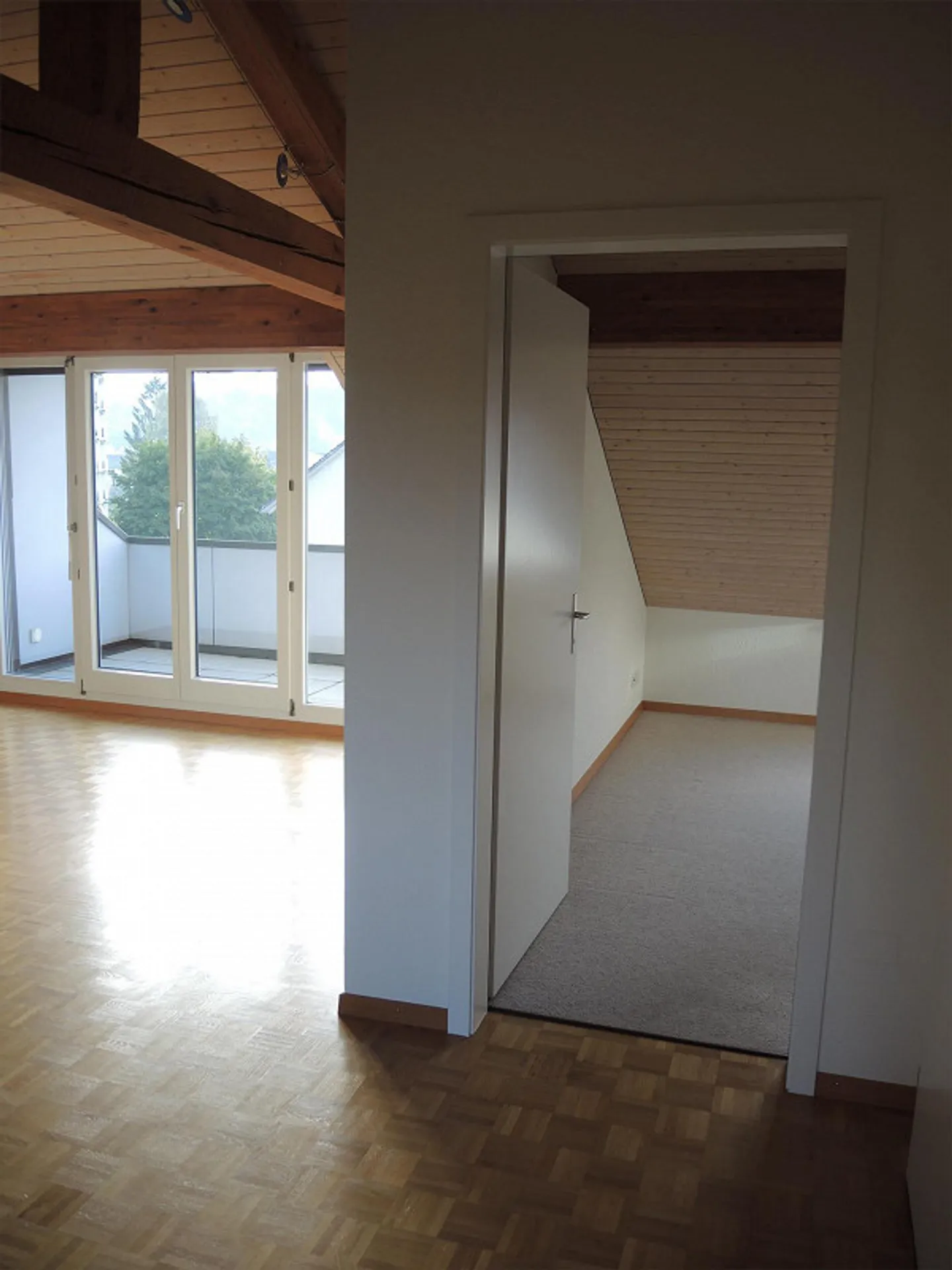 piccolo appartamento accogliente 2 1/2 in soffitta a Bümpliz - Foto 8 di 15