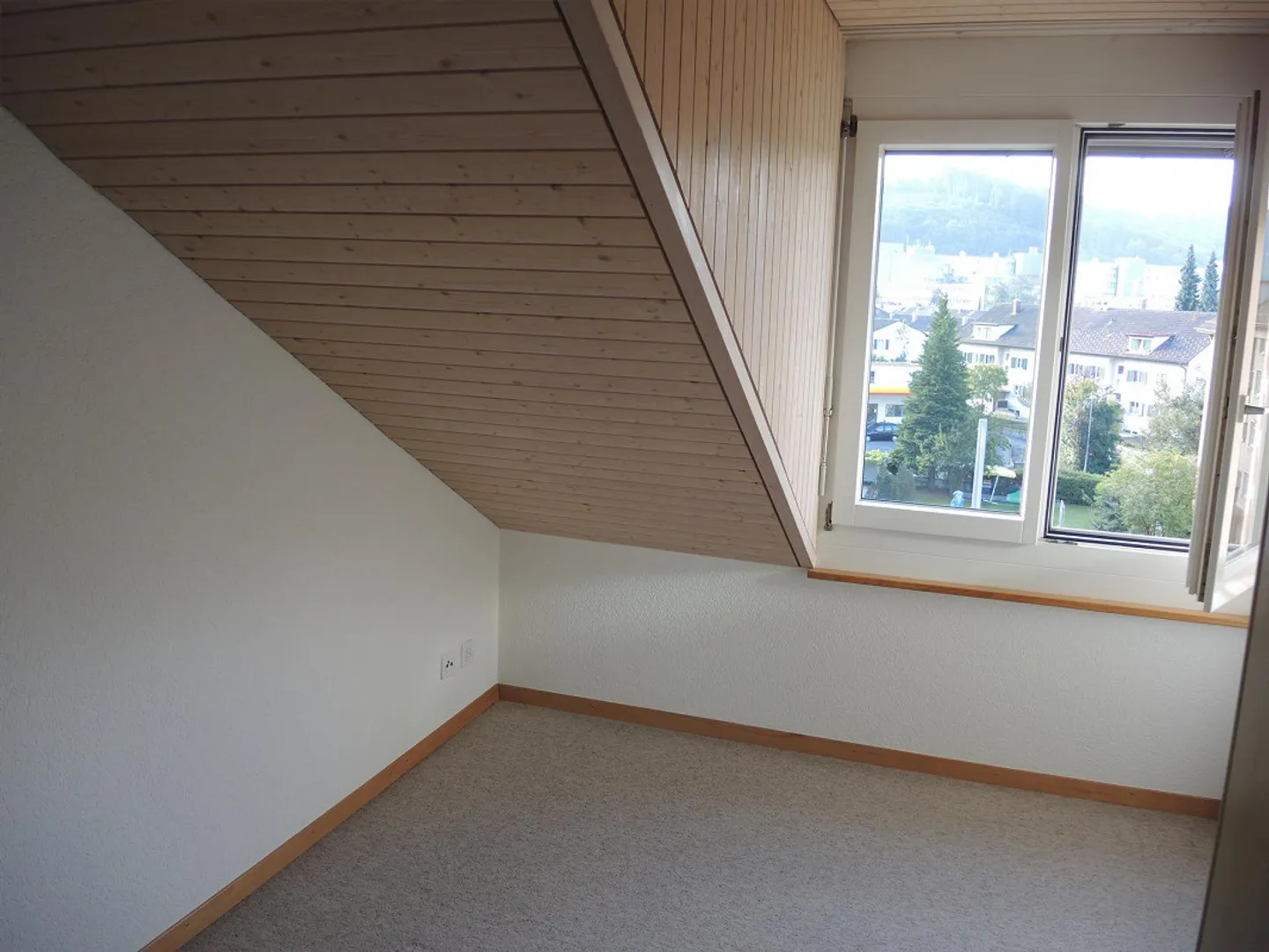 piccolo appartamento accogliente 2 1/2 in soffitta a Bümpliz - Foto 9 di 15