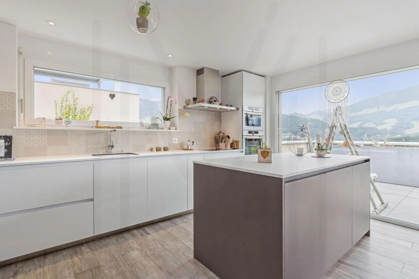 Splendide appartement de 5 pièces avec terrasse panoramique - Foto 2 von 15