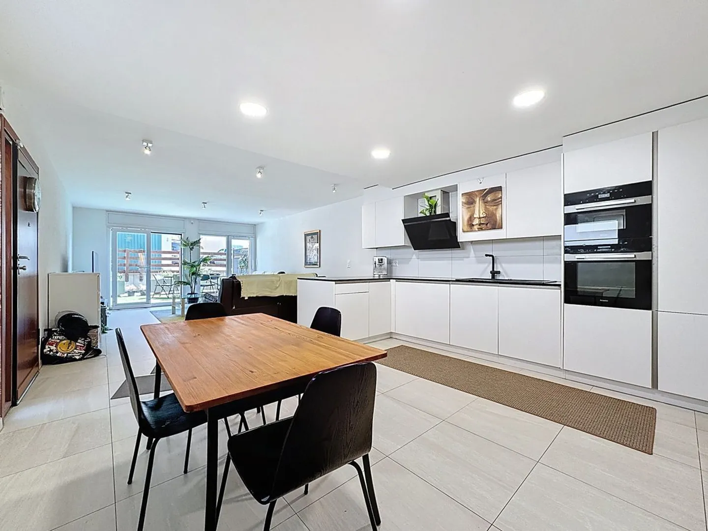 Herzlicher Empfang garantiert - 4,5-Zimmer-Wohnung mit Terrasse, Balkonen und privater Eingang, 10 Minuten von Lausanne entfernt - Foto 4 von 13