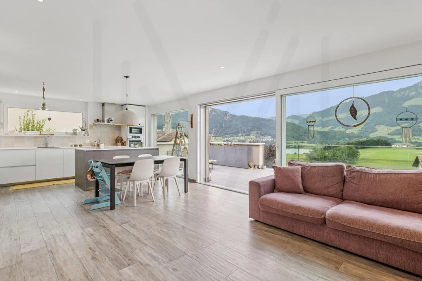 Splendide appartement de 5 pièces avec terrasse panoramique - Foto 4 von 15