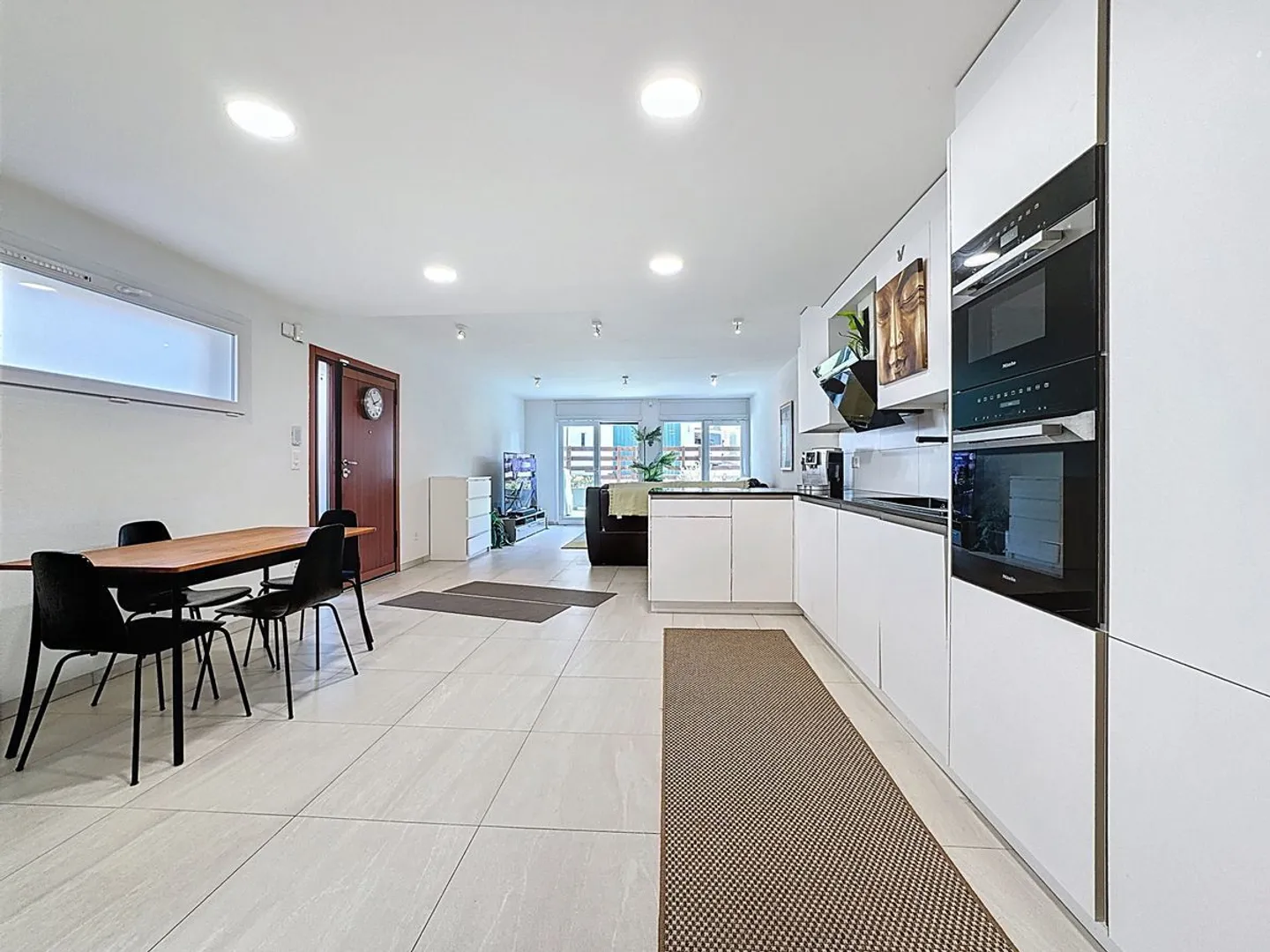 Herzlicher Empfang garantiert - 4,5-Zimmer-Wohnung mit Terrasse, Balkonen und privater Eingang, 10 Minuten von Lausanne entfernt - Foto 6 von 13