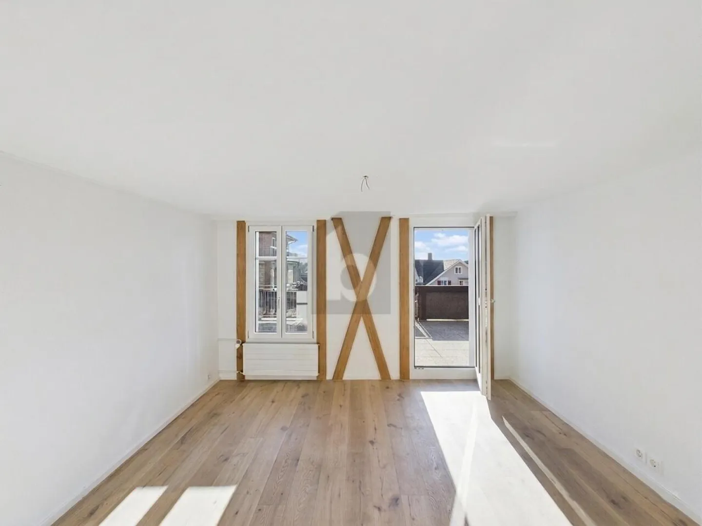 Charming Penthouse with Terrace - Photo 3 of 6