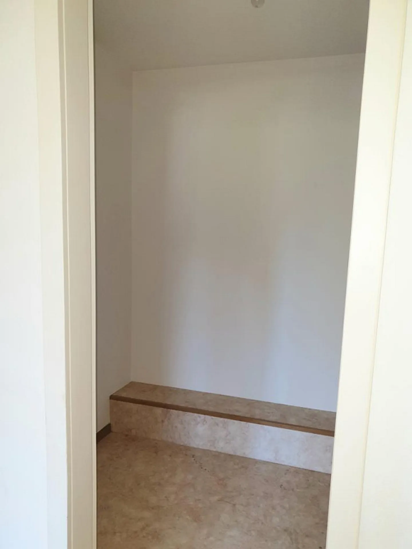 Appartamento di 4 stanze situato in una zona tranquilla - Foto 6 di 7