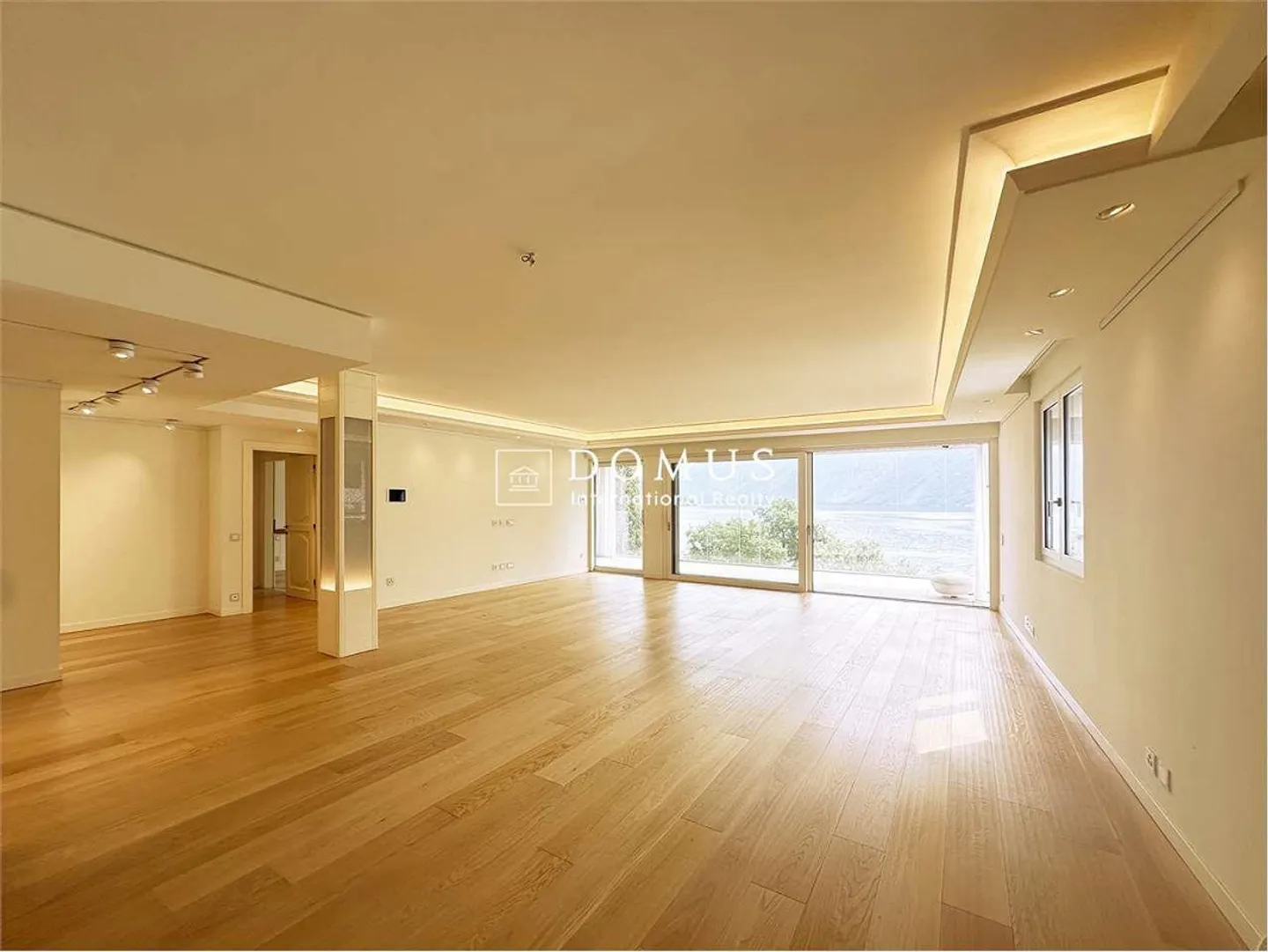 Appartamento di Lusso con Vista Lago - Foto 2 di 13