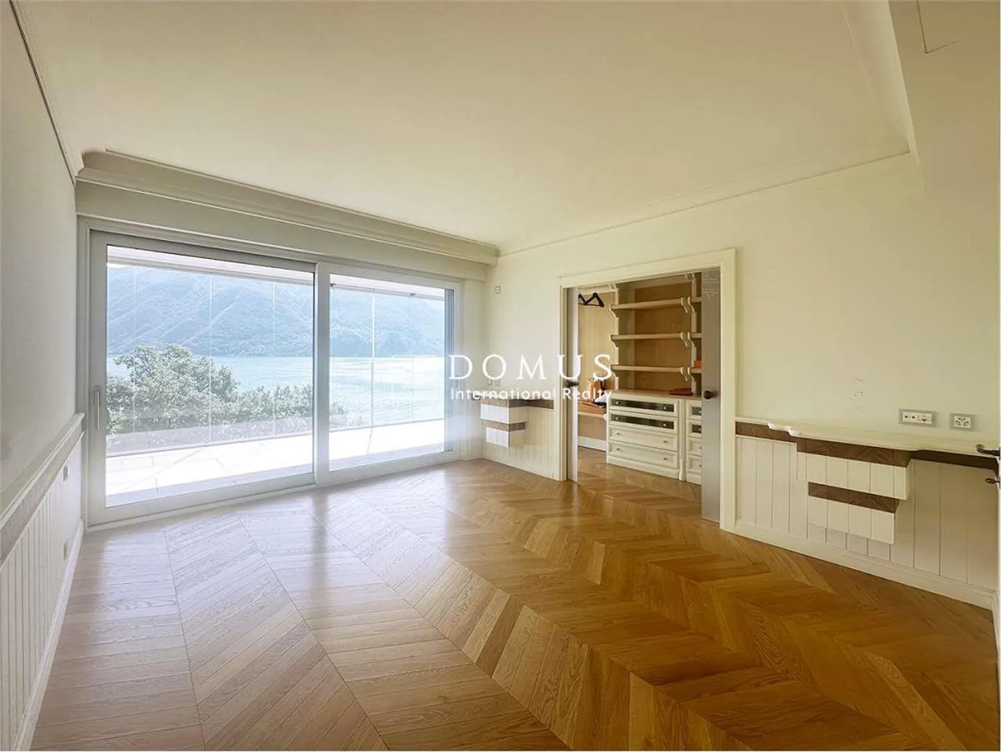 Appartamento di Lusso con Vista Lago - Foto 5 di 13