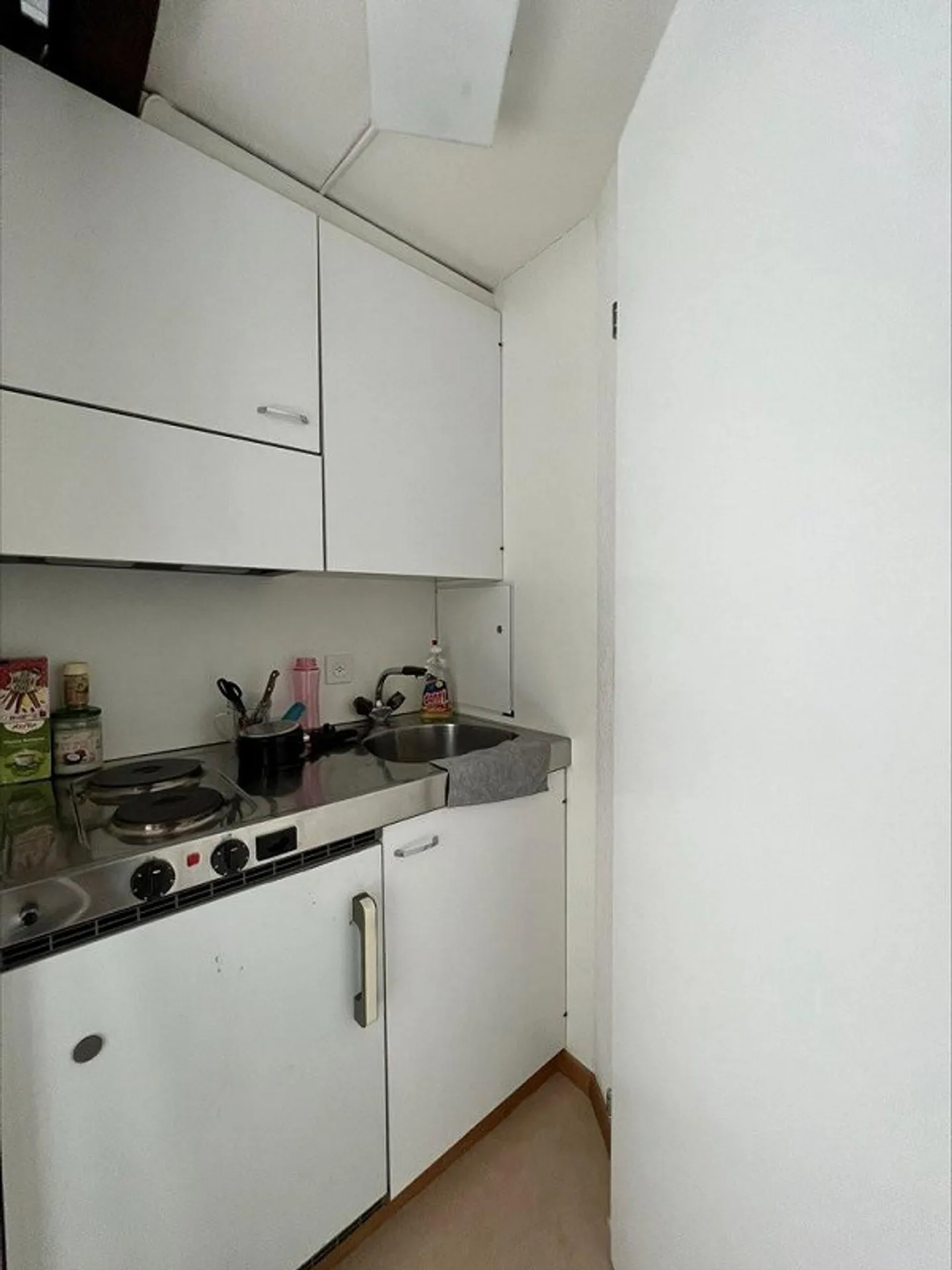Affordable Studio Apartment in the Center of Biel - Photo 4 of 6