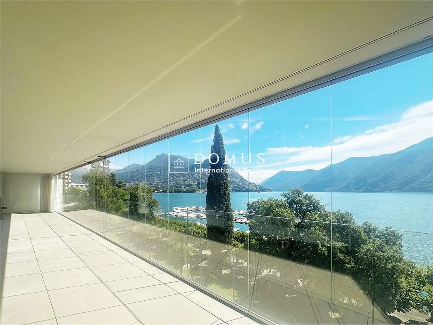 Appartamento di Lusso con Vista Lago - Foto 1 di 13