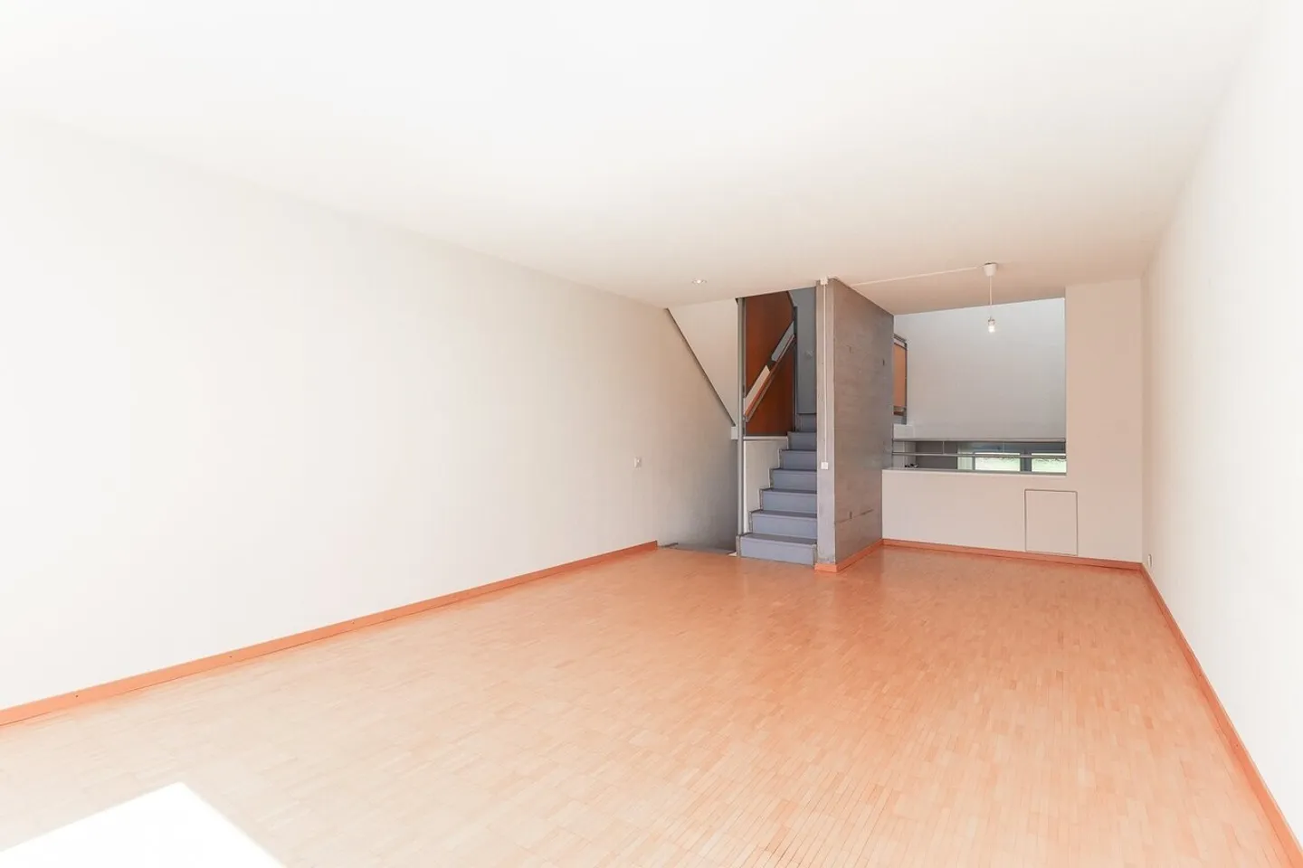 Charmant Triplex en Cadre Verdoyant - Photo 3 sur 9