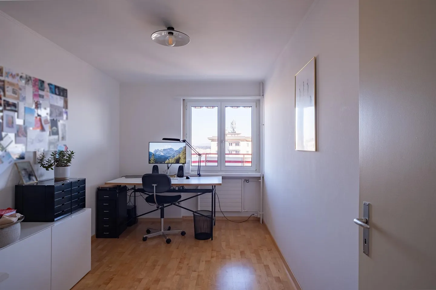 3-room apartment - near the train station with a wide view - Photo 3 of 11